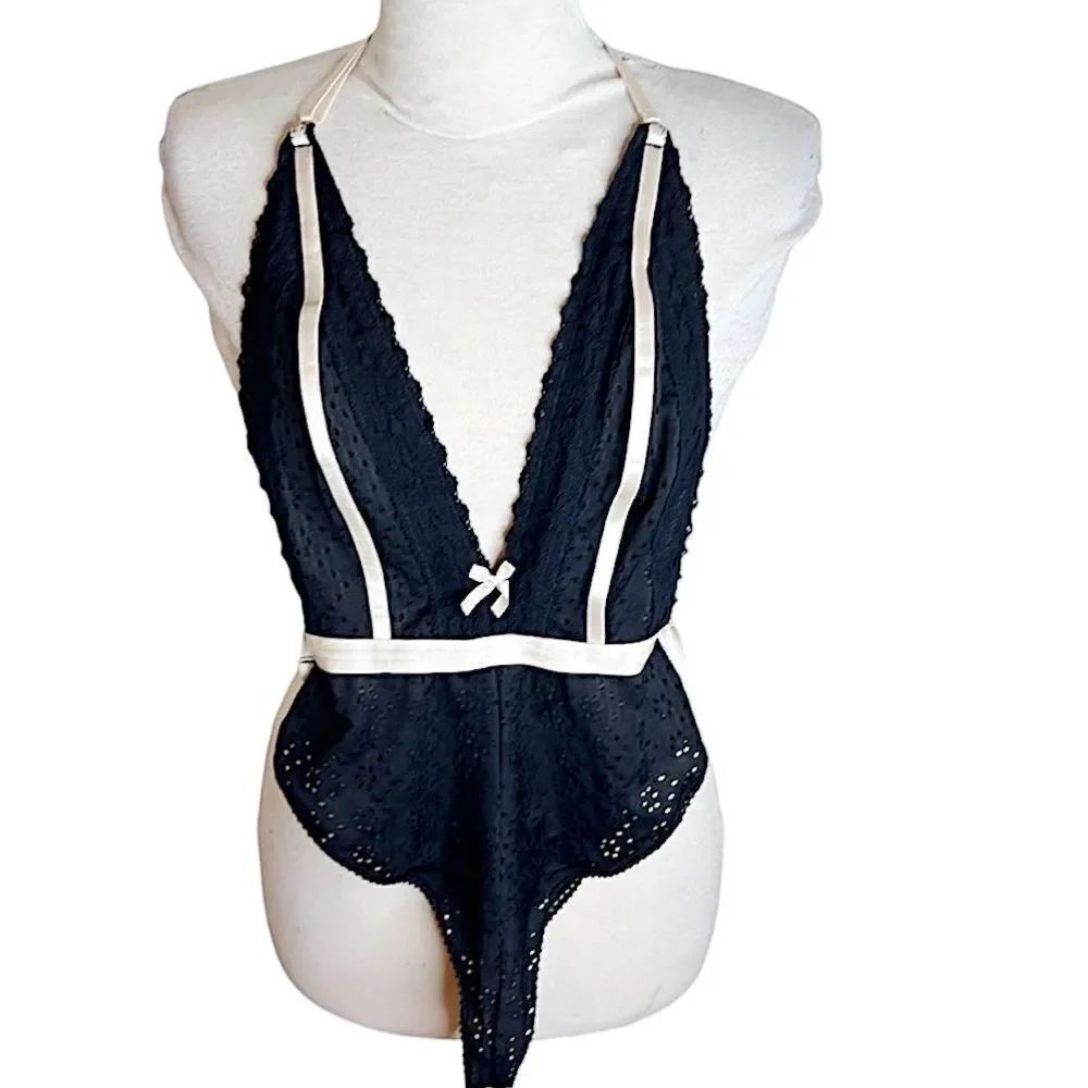 Dolls Kill Inluv Open back Black lace Bodysuit Size Medium New
